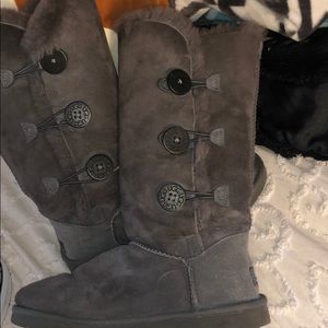 Grey button uggs